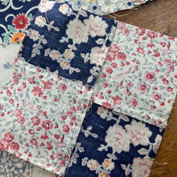 Vintage four patch quilt blocks hand pieced & sewn (21) navy pink gray florals - Picture 8 of 9